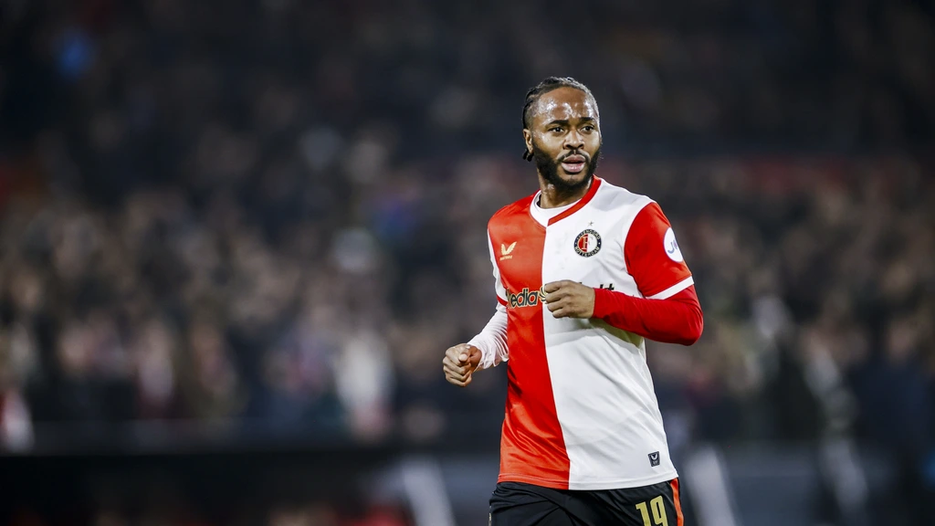 Voetballer Raheem Sterling opgepakt na verkeersincident, onderzoek loopt