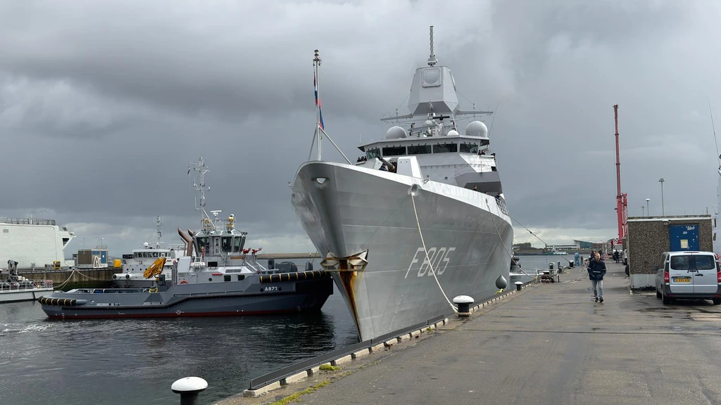 Foto: Marineschip Evertsen terug in Nederland na missie in Middellandse Zee