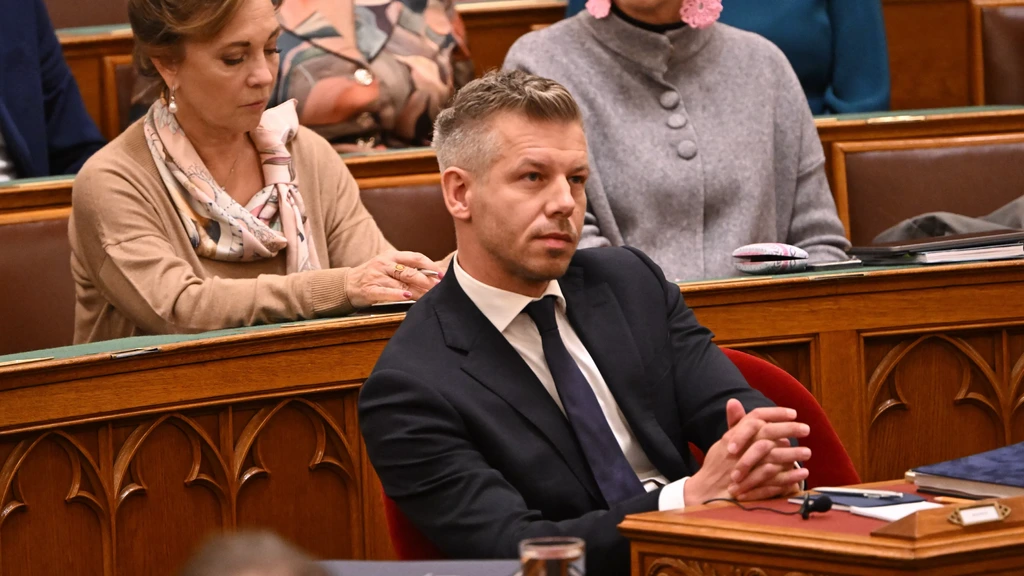 Foto: Hongaars parlement heft immuniteit premier Magyar en ministers uit Orbán-tijdperk op