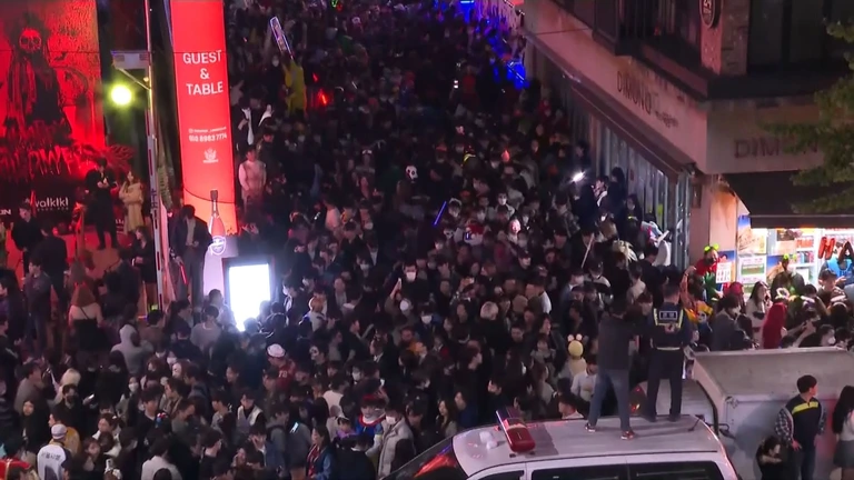 Extreme drukte bij halloweenviering in Seoul