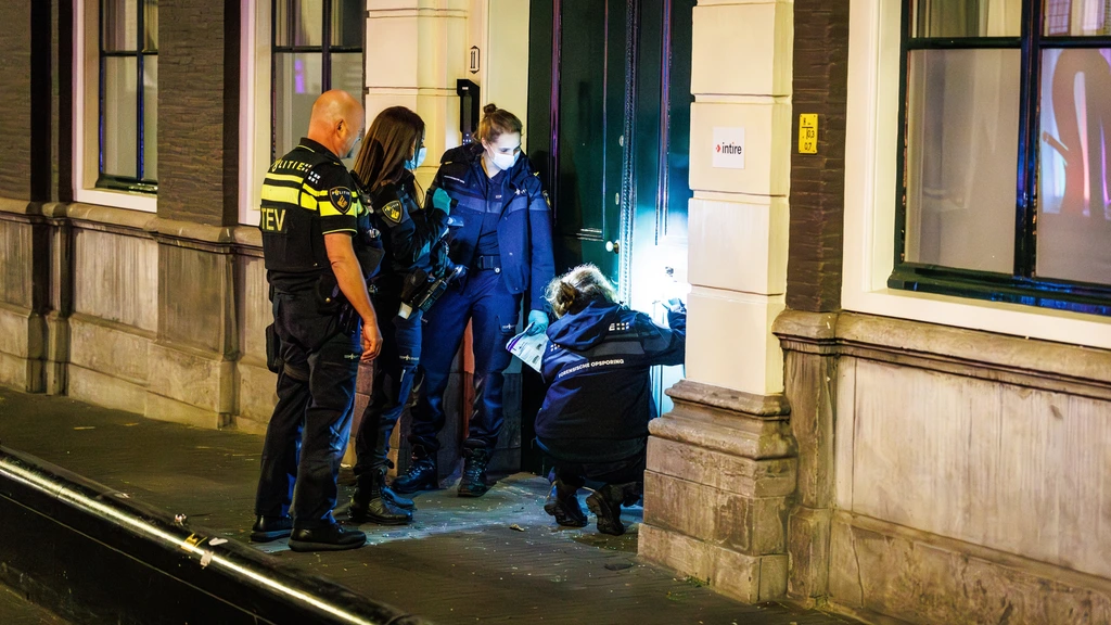 Foto: OM: verdachte van aanslag op D66-partijkantoor had terroristisch oogmerk