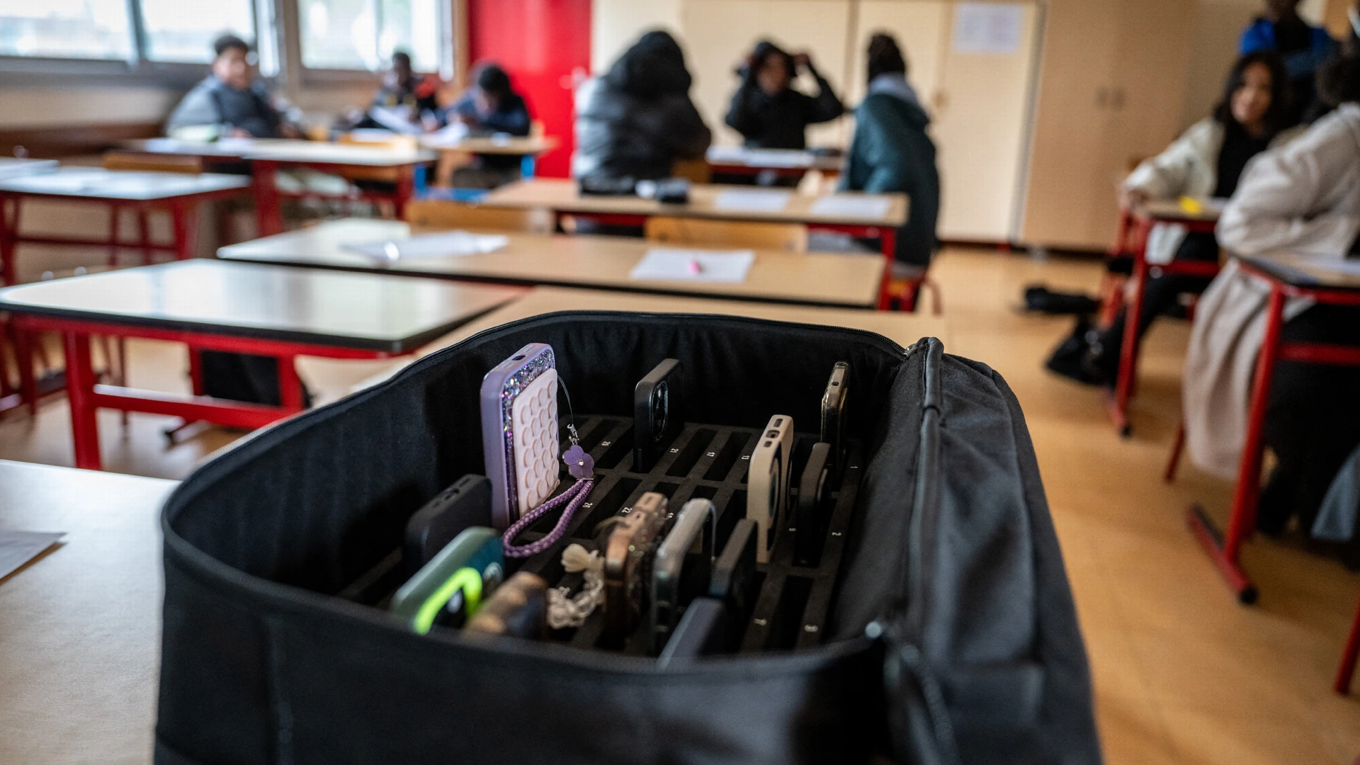 Franse parlement stemt in met verbod op sociale media voor kinderen onder 15