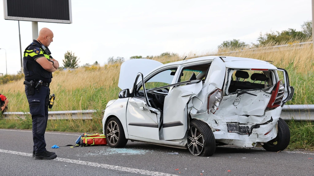 Kind alsnog overleden na botsing op snelweg A13 bij Delft
