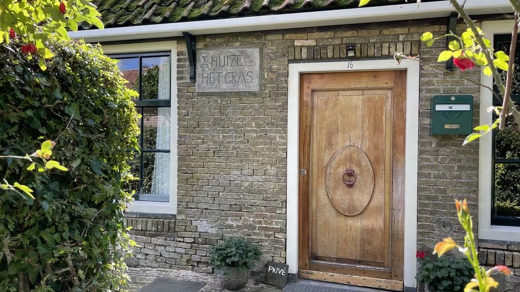 'Legendarische plek' waar Gerard Reve woonde en werkte in Friesland staat te koop