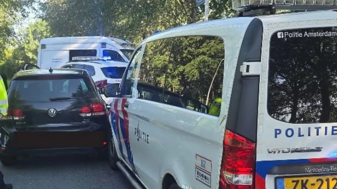 Foto: Jongen ontvoerd in Amsterdam, drie mannen opgepakt na achtervolging