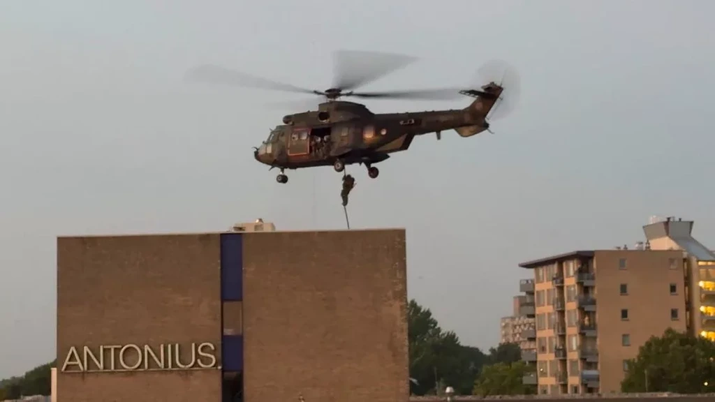 Grote oefening Defensie schudt Rotterdam wakker: 'Megaherrie'