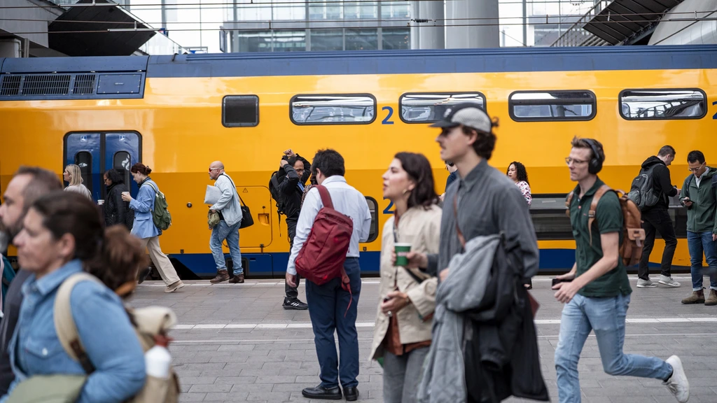 Foto: Geen treinen tussen Utrecht en Den Haag door seinstoring 
