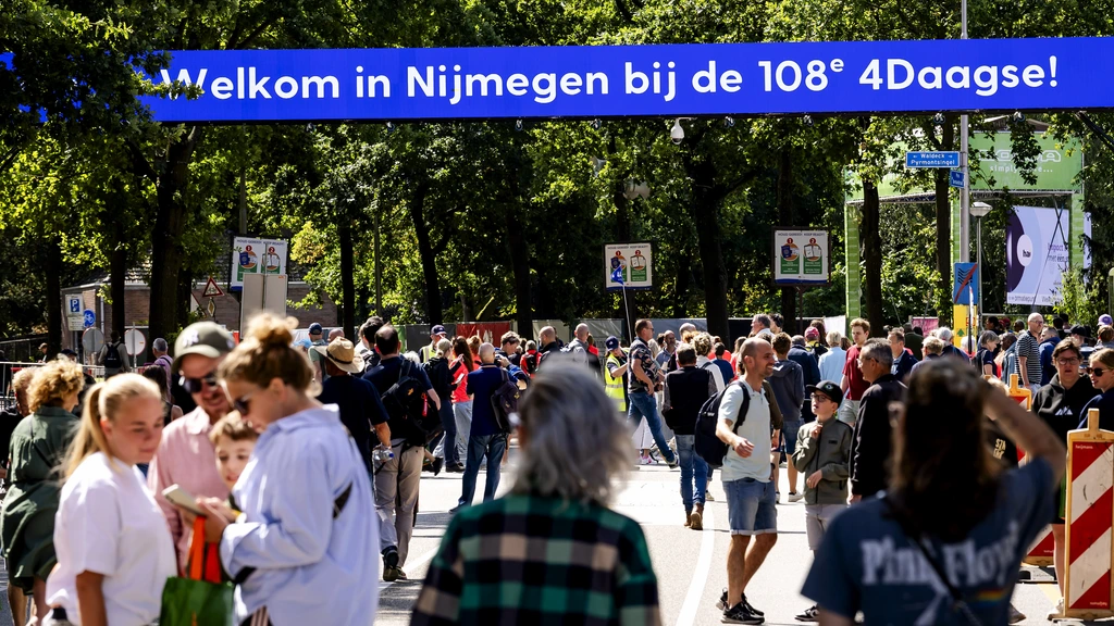 Foto: Twee minderjarigen melden zich bij politie voor mishandeling beveiliger Nijmegen