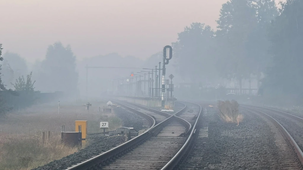 Rook van nasmeulende brand hangt nog steeds in Venray en Oostrum