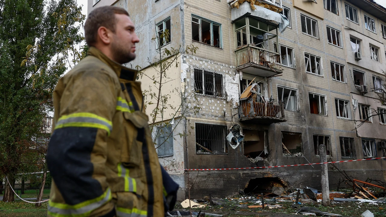 Zeker drie doden in Oekraïne na Russische aanvallen, Oekraïne raakt oliecomplex