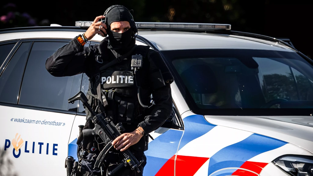 Veertien verdachten Overasselt blijven negentig dagen langer vastzitten Veertien verdachten Overasselt blijven negentig dagen langer vastzitten