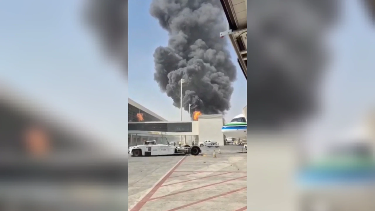 Houthi attacks at Riyadh airport kill three Saudis and prompt 300 flight cancellations