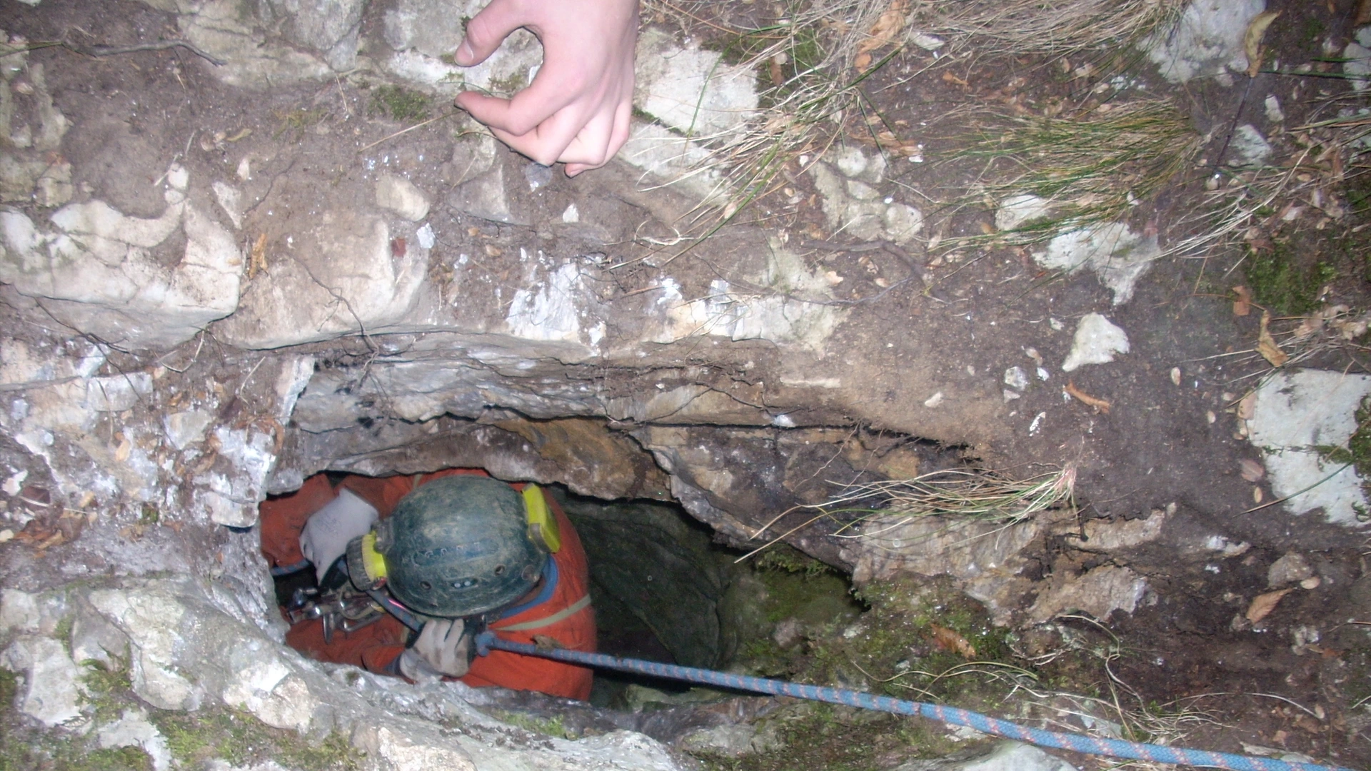 Reddingsoperatie in Italië voor gewonde speleoloog op 120 meter diepte