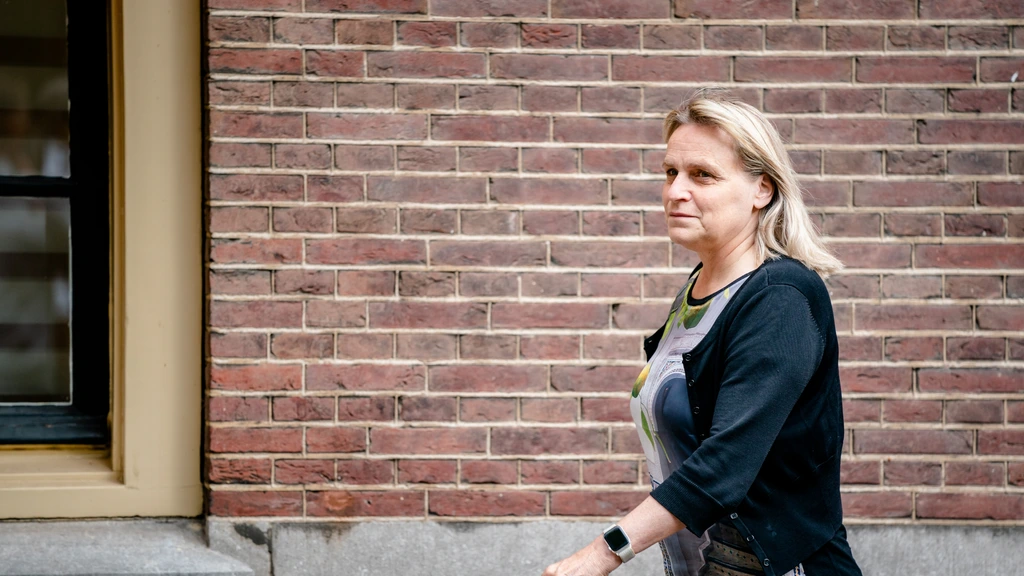 ‘Voor een hoge vaccinatiegraad moest het netjes gaan’ • Topambtenaar Marjolijn Sonnema verhoord