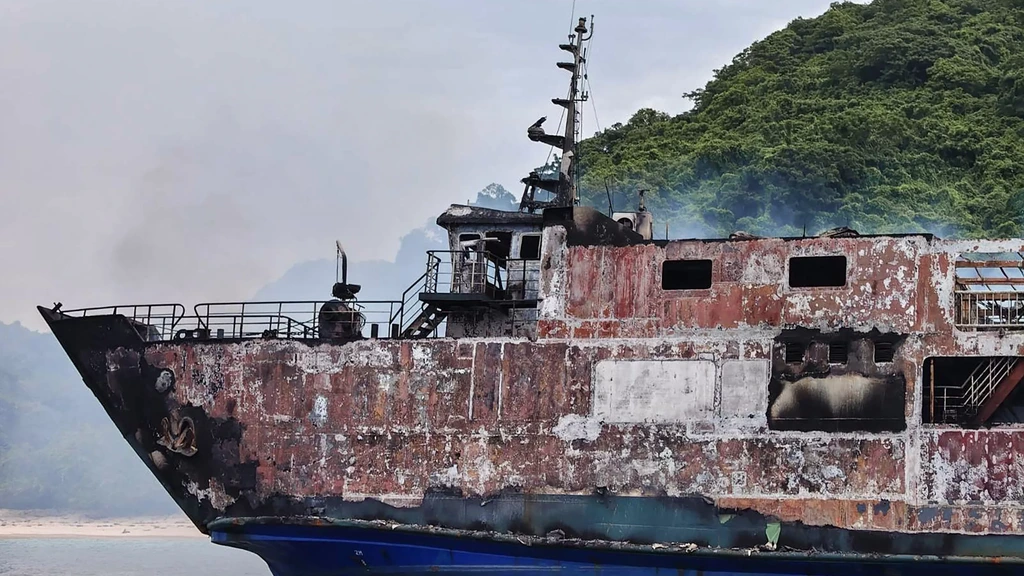 Vijf doden en tientallen vermisten na brand op veerboot in de Filipijnen