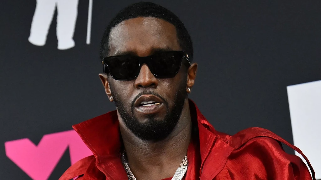 Foto: Rapper Diddy overgeplaatst naar andere gevangenis, 'leefde als VIP in cel'