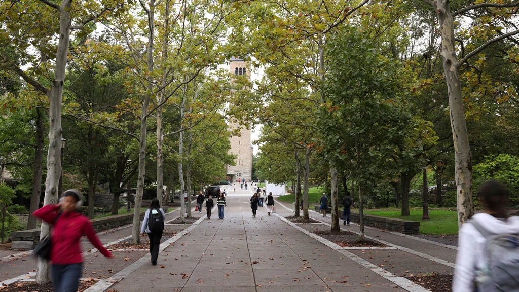 Foto: Oud-studente van Cornell bedreigd na aanklacht over groepsverkrachting op campus