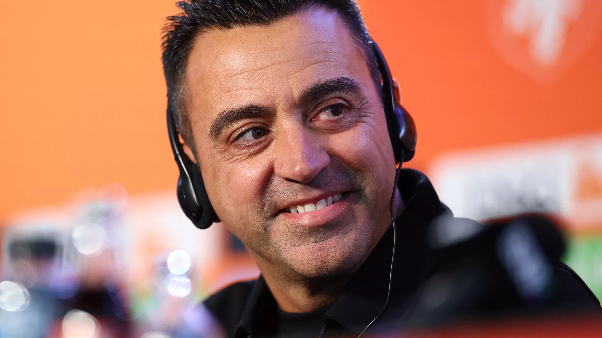 Xavi: 'Ik ga naar universiteit van het voetbal' • 'Wil 18 miljoen Nederlanders trots maken'