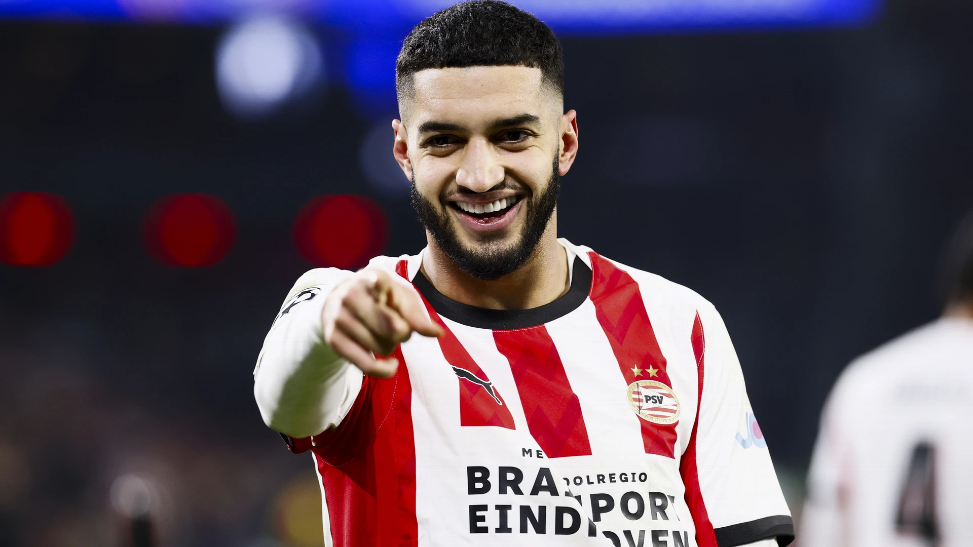 PSV verkoopt Saibari voor recordbedrag aan Bayern München