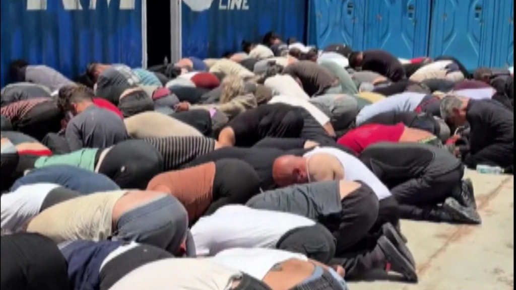 Foto: Nederlandse opvarenden Gazavloot worden overgebracht naar Turkije