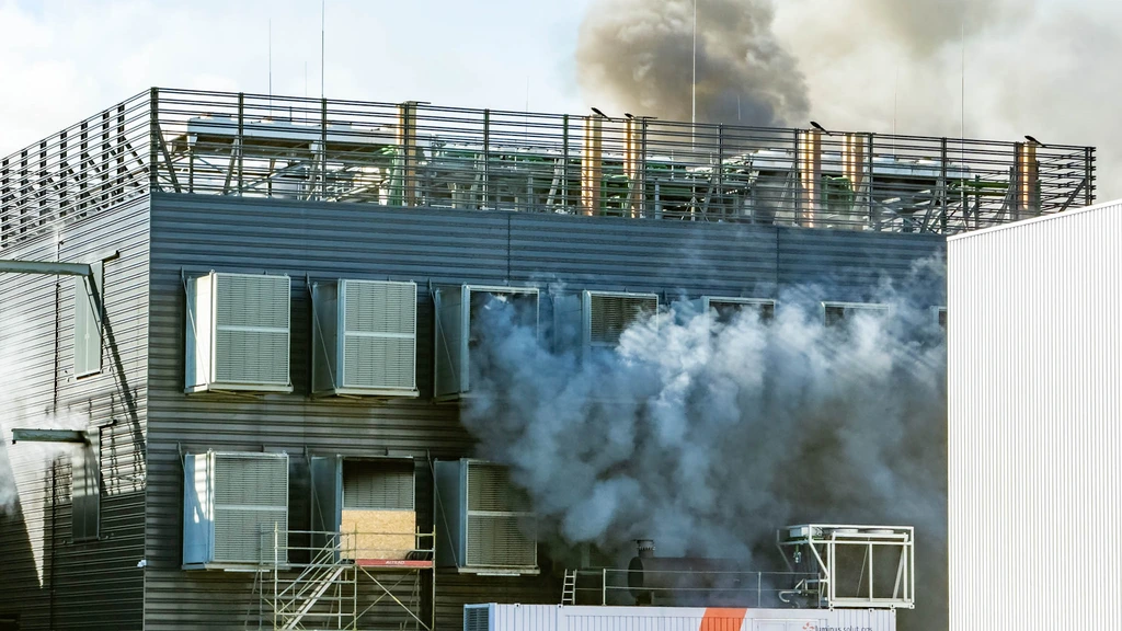 Storingen door brand Almere: huisartsen getroffen, Universiteit Utrecht morgen dicht
