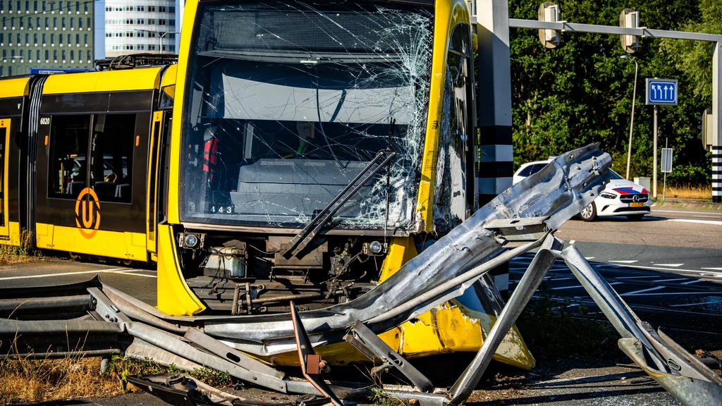 Gewonden bij botsing tussen tram en lijnbus in Utrecht