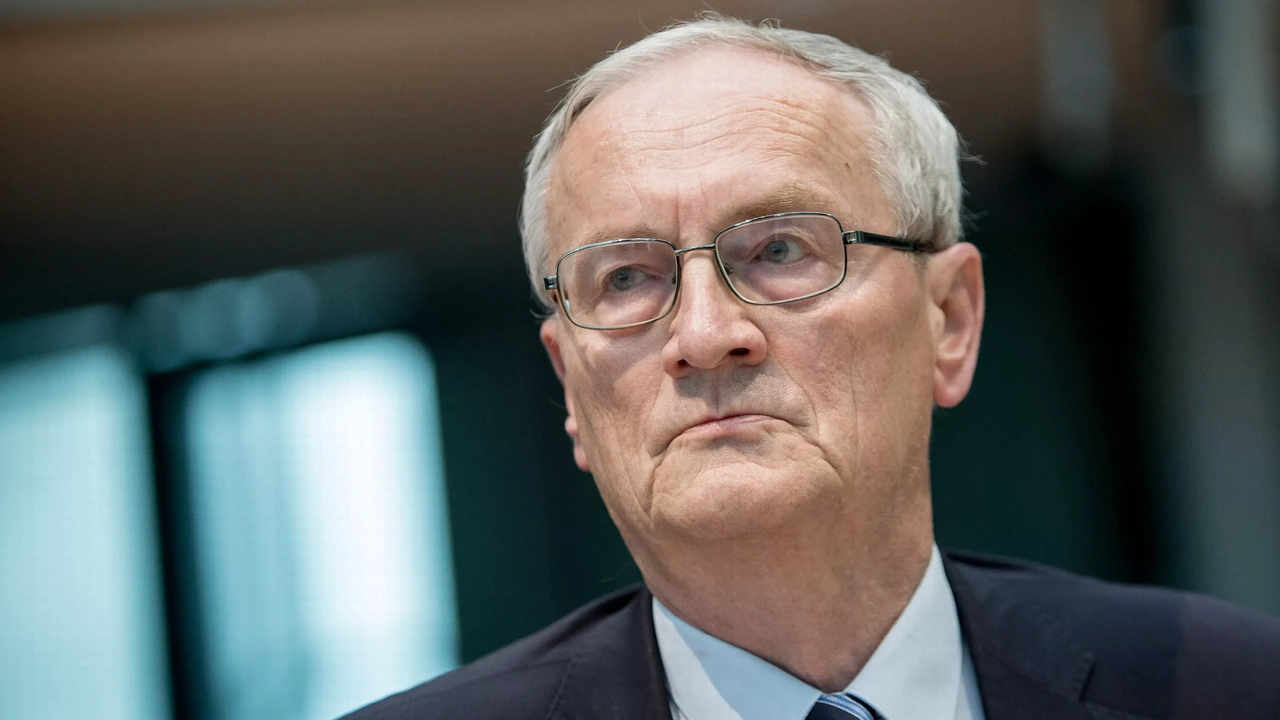 Voormalig chef Duitse inlichtingen opgepakt vanwege spionage Voormalig chef Duitse inlichtingen opgepakt vanwege spionage