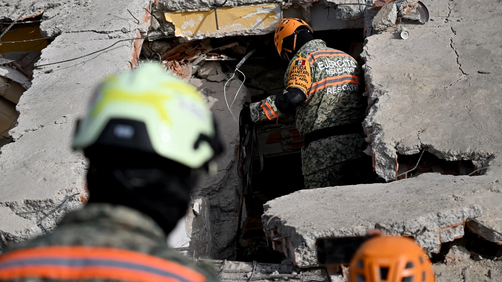 Foto: Dodental in Venezuela opgelopen tot 1430, ook weer nieuwe aardbeving 