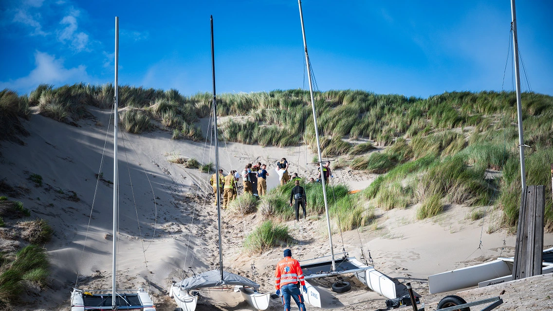 Fatal Kitesurfing Accident in Rockanje: Surfer Blown into Dunes