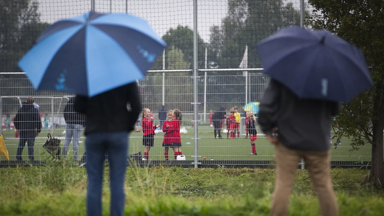 Zwarte kaart voor ouders die schelden bij het voetbalveld in Roemenië