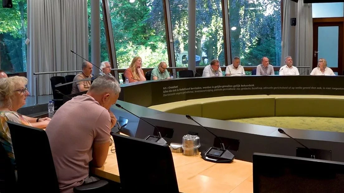 Maanden na opstappen van bijna het hele college krijgt Tiel weer wethouders Maanden na opstappen van bijna het hele college krijgt Tiel weer wethouders
