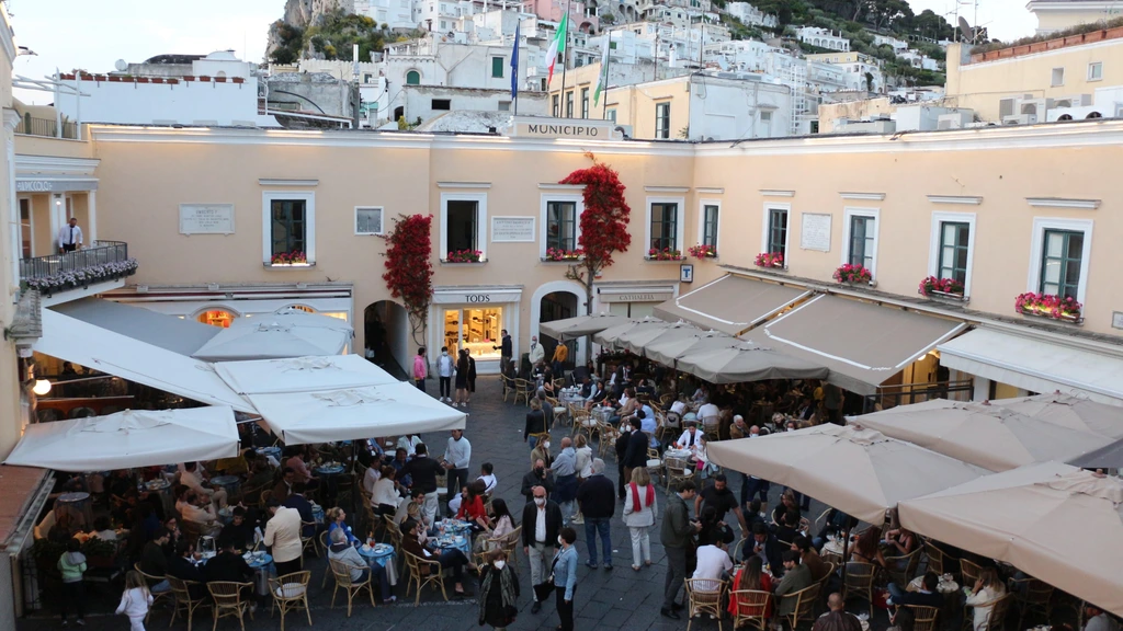 'Basta' met aansmeren van boottours of restaurants op Capri: boetes tot ...