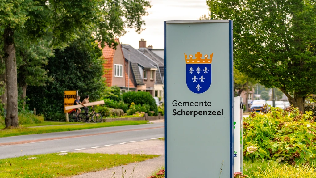 Foto: Twee wethouders in Scherpenzeel weg na kritisch rapport