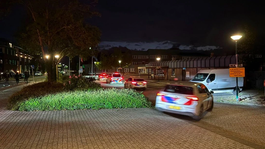 Rellen, vernielingen in Wijk bij Duurstede om noodopvang, zeven mensen opgepakt Rellen, vernielingen in Wijk bij Duurstede om noodopvang, zeven mensen opgepakt