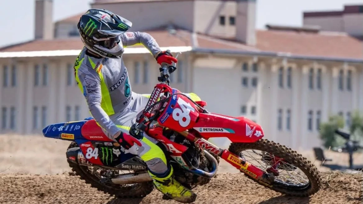 Herlings voor de derde keer wereldkampioen MXGP na zege in Turkije
