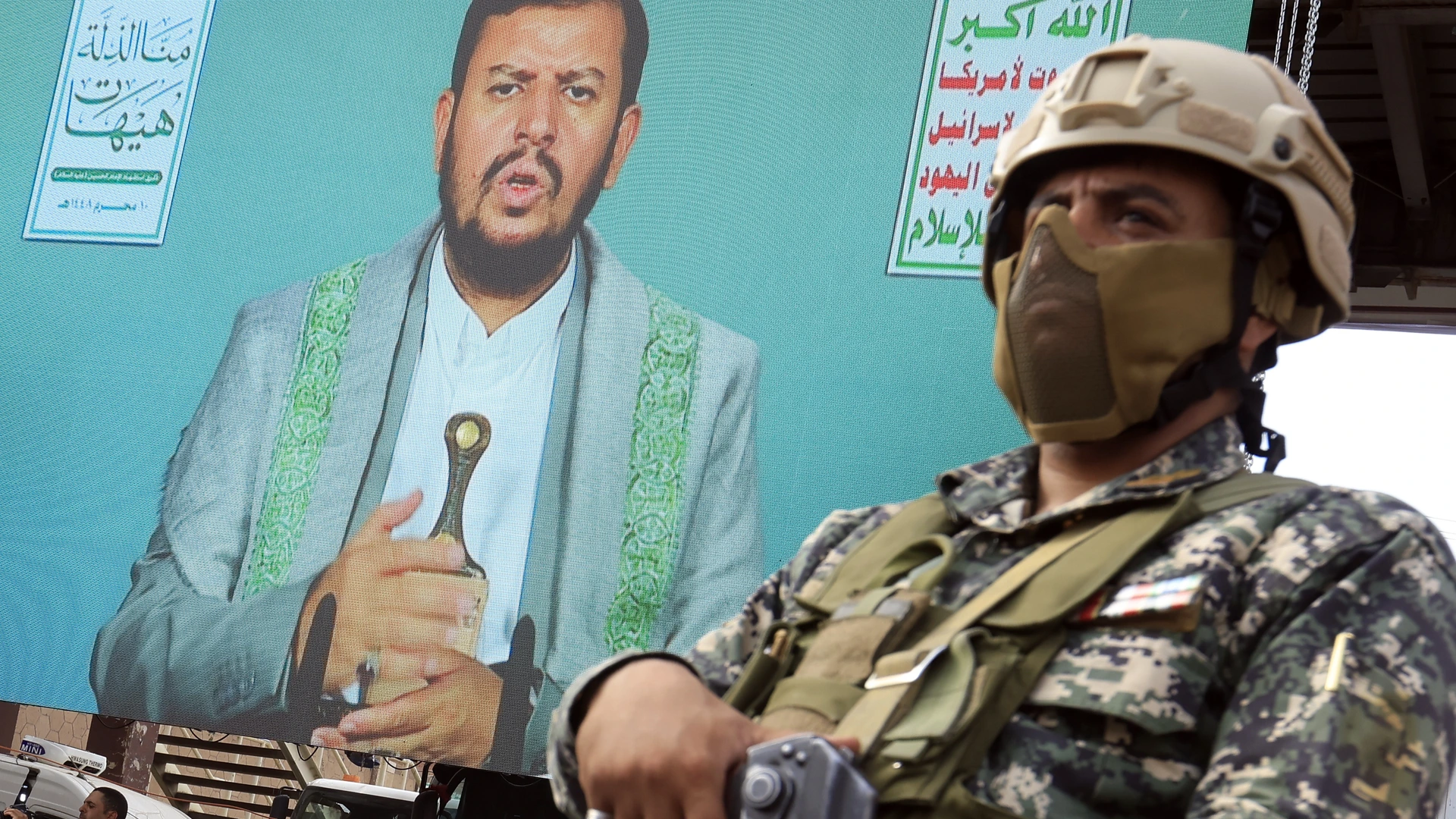 De Houthi's raken nu ook jouw portemonnee: wie zijn ze en hoe kan dat?