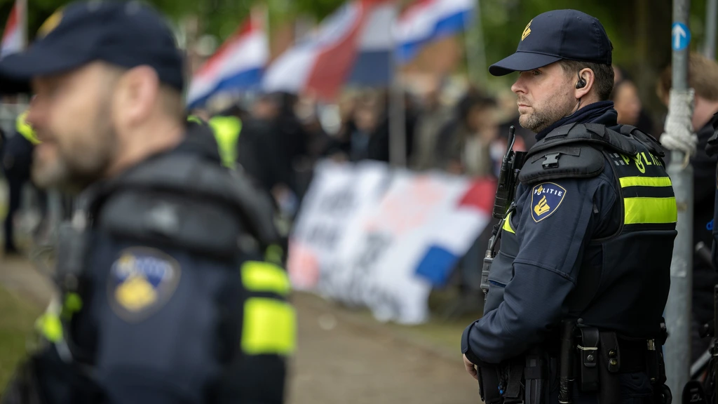 Foto: 4 op de 10 opgepakte relschoppers bij asielprotesten komen van buiten gemeente