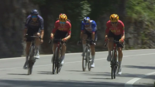 Ook Kuss in club met ritzeges in Tour, Vuelta én Giro • Arensman valt van podium
