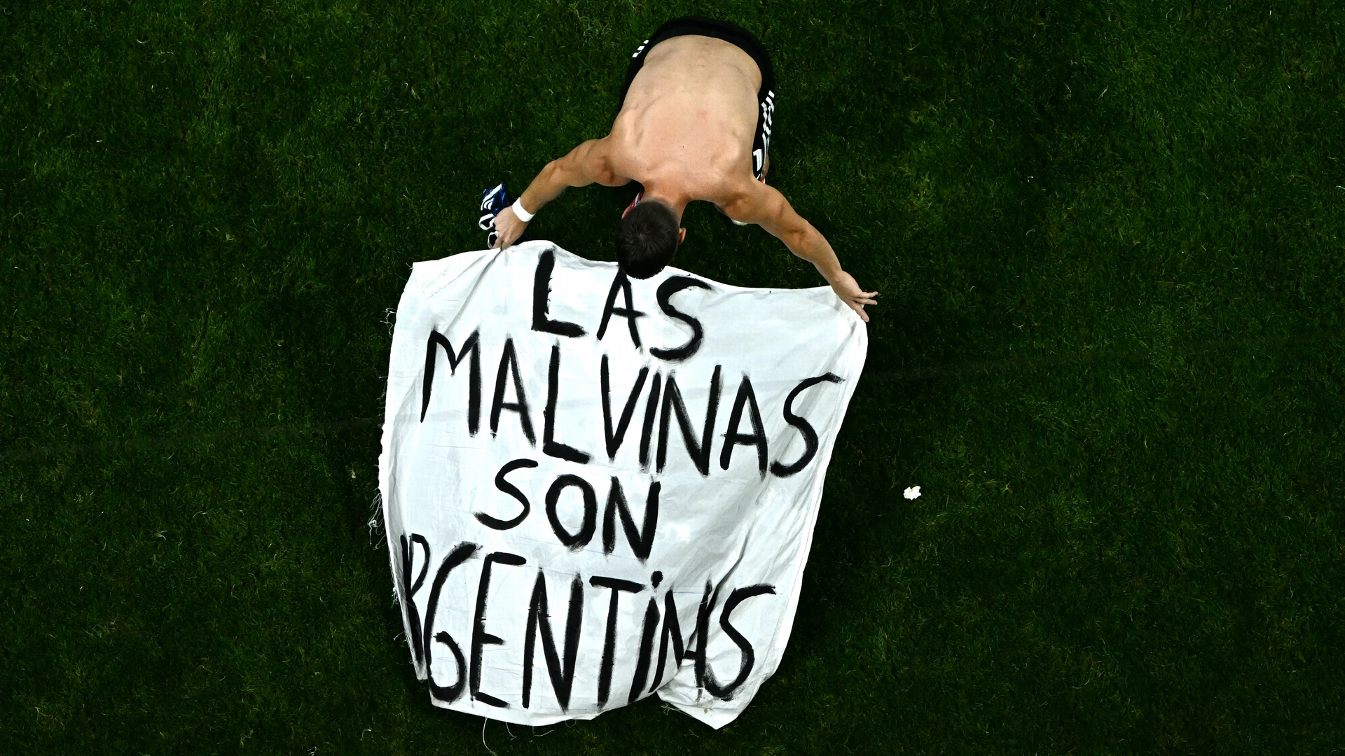 FIFA bevestigt onderzoek naar Argentijns spandoek over Falklandeilanden