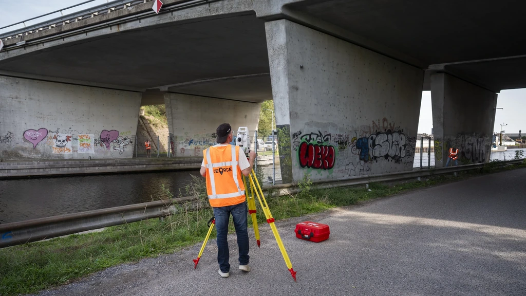 Foto: Brug A28 bij Nijkerk 'uit voorzorg' zeker 48 uur in beide richtingen dicht
