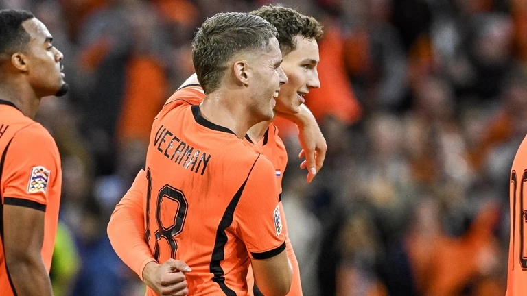 Van Bommel geeft trivela-assist op Gakpo tegen Duitsland