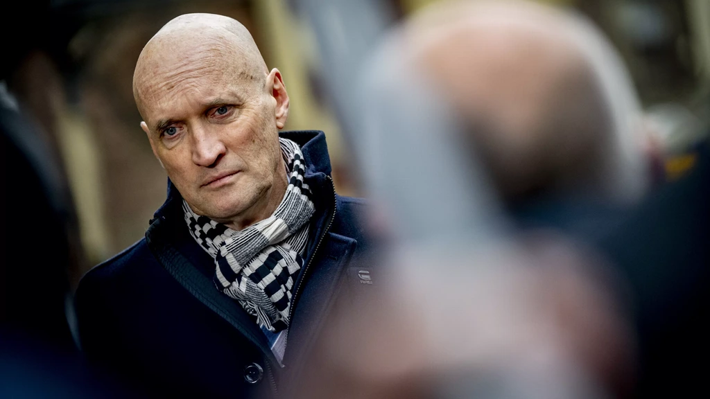 Ernst Kuipers aan de beurt voor verhoor • Voormalig ziekenhuisbestuurder is kritisch op coronabeleid Ernst Kuipers aan de beurt voor verhoor • Voormalig ziekenhuisbestuurder is kritisch op coronabeleid