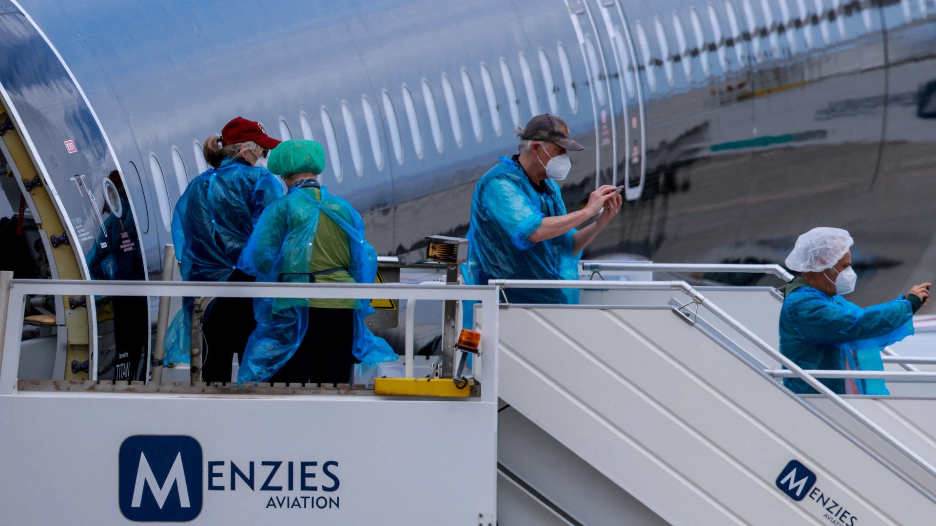 Nederlandse Hondius-passagiers vanuit Tenerife vertrokken naar Eindhoven