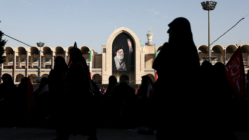 Zesdaagse uitvaart ayatollah Khamenei begonnen in Teheran
