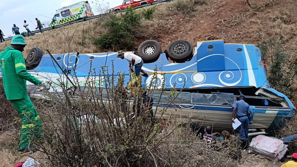 Bus stort in ravijn in Kaapverdië: minstens 25 doden, onder wie veel scholieren