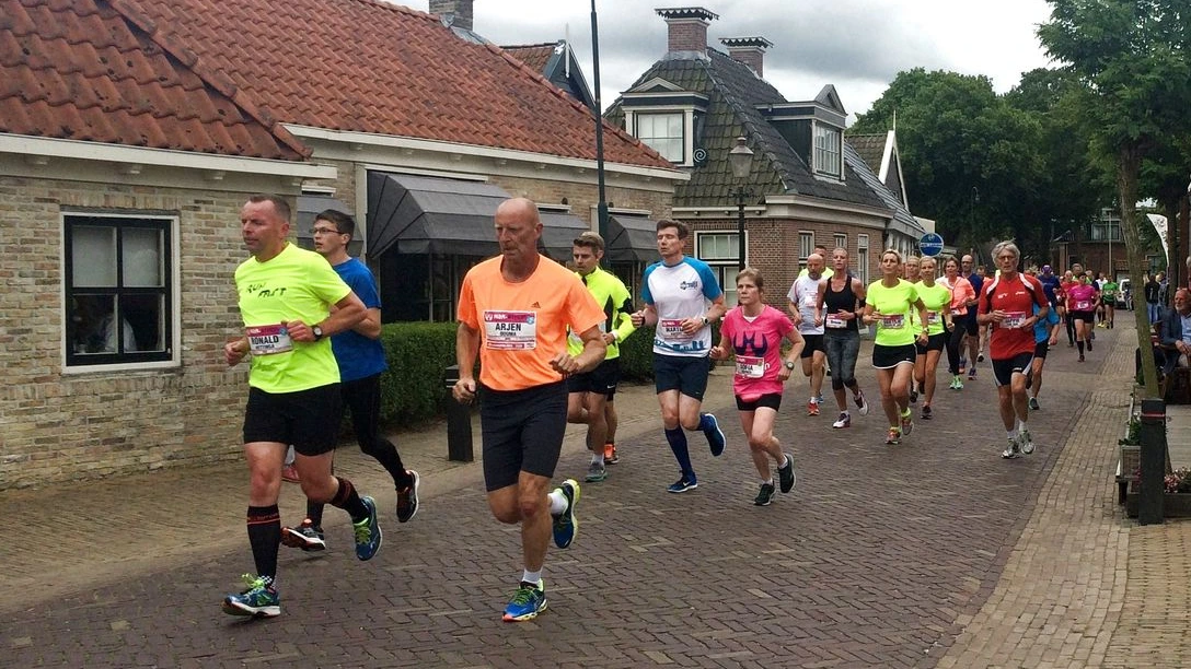 Vergunning marathon Sneek ingetrokken vanwege EHBO-plan van nephulpverlener Vergunning marathon Sneek ingetrokken vanwege EHBO-plan van nephulpverlener
