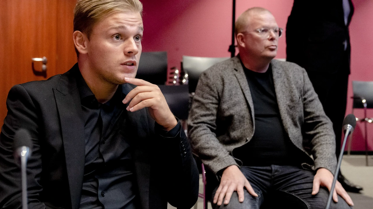 Jan Roos en Dennis Schouten voor rechter om online vernedering van twee vrouwen Jan Roos en Dennis Schouten voor rechter om online vernedering van twee vrouwen