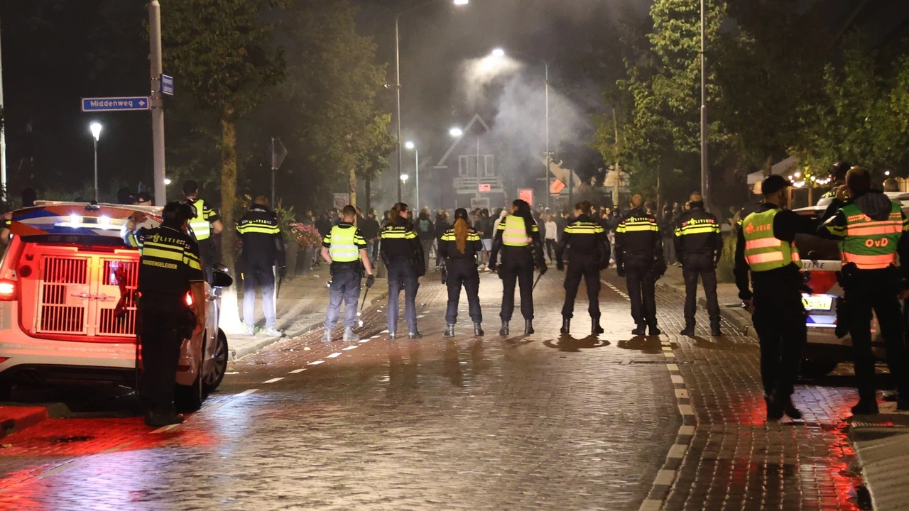 Veiligheidsmaatregelen in Opheusden, gemeente bang voor nieuwe rellen Veiligheidsmaatregelen in Opheusden, gemeente bang voor nieuwe rellen