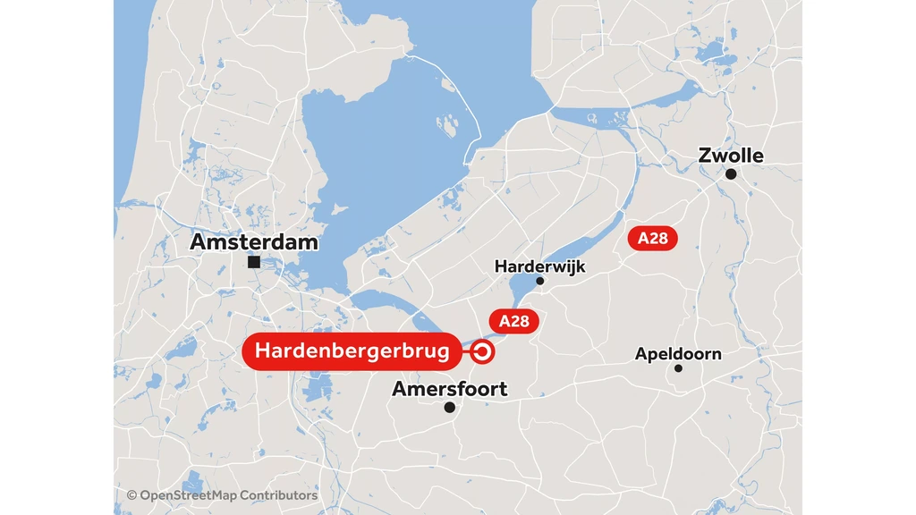 A28 bij Hardenbergerbrug dicht door weggespoeld materiaal, vaar- en wegverkeer gestremd