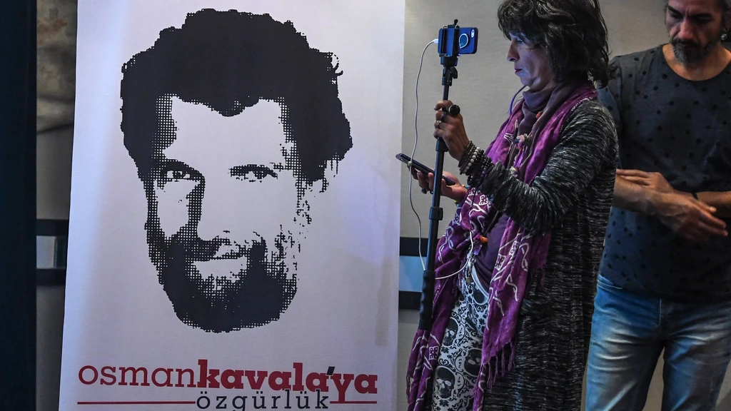 Foto: Europees hof eist vrijlating Turkse zakenman Kavala: detentie tekent repressie